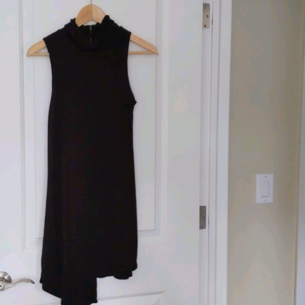 Black sleeveless high collar dress
